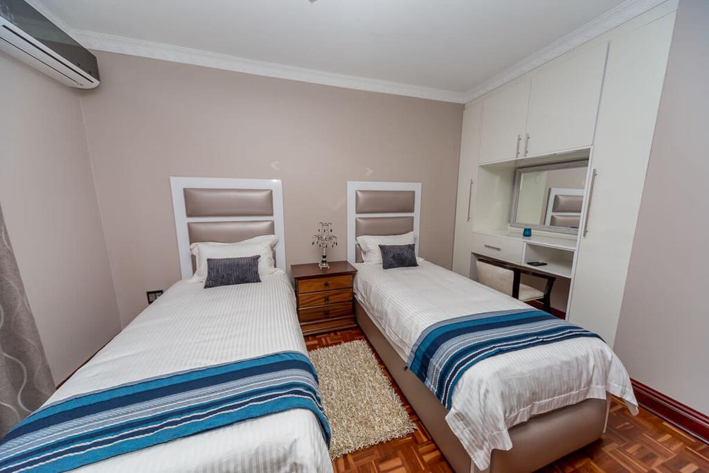 The Musafer Travel Lodge Pietermaritzburg Exterior photo